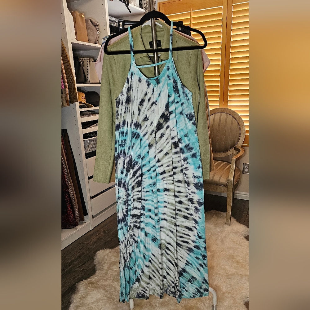 Aruba Blue tie-dye maxi dress. Size M.